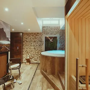 Hotel De Clochemerle, Privatif & Restaurant Gastronomique, Vaux-en-Beaujolais